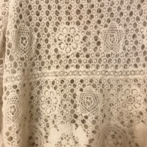 En Crème Anthropologie Embroidered Cream top - Picture 3 of 3